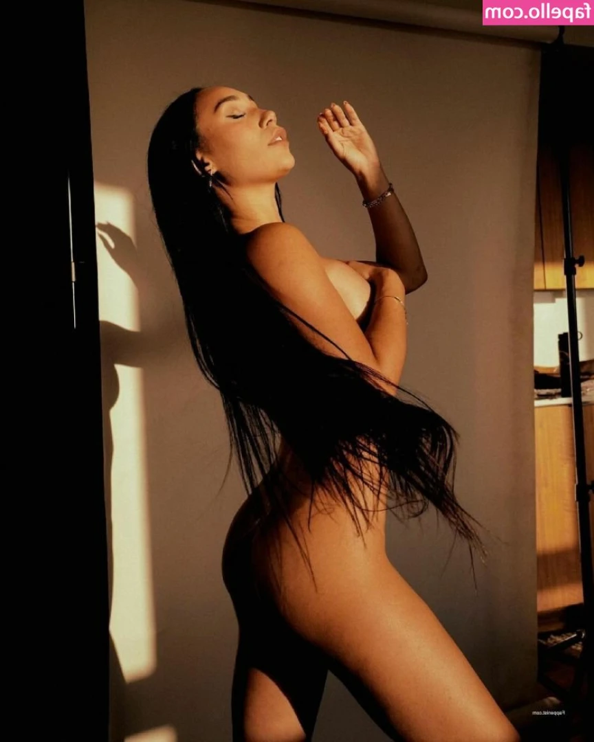 Eva Gutowski [ eva-gutowski ] - I can fit him all in my mouth when he is small