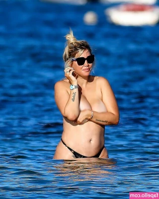 Wanda Nara [ wanda-nara ] - Fuck Me Friday! 😈  @sammyyystonerrr and I were taking pictures