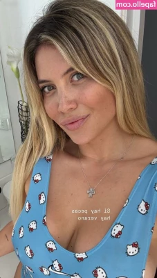 Wanda Nara [ wanda-nara ] - Going LIVE around 5pm TEXAS time  Send wine