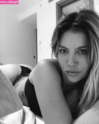Wanda Nara [ wanda-nara ] - What city of the world would you go to to admire sunsets with
