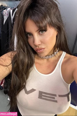 Wanda Nara [ wanda-nara ] - ¿Quieres moverme la panty a un lado ?😈💦