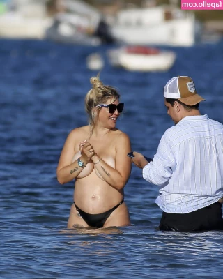 Wanda Nara [ wanda-nara ] - It makes me so horny when I locked you in chastity then I fuck your