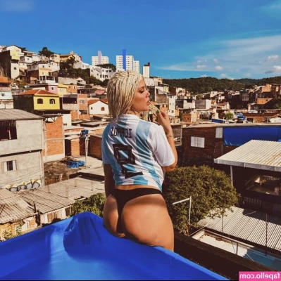 Wanda Nara [ wanda-nara ] - mikeroh Hello there  Glad to be here  I m Mike  a 30 y o  creator