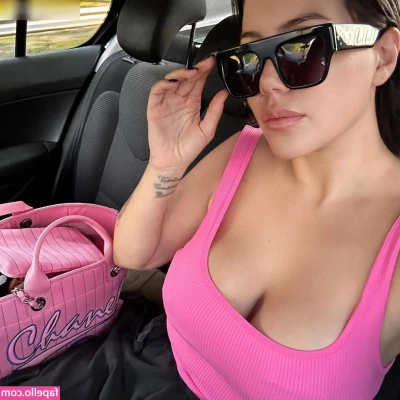Wanda Nara [ wanda-nara ] - When she pulls out the paddle  the neck rope AND the mouth rope
