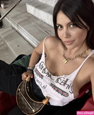 Wanda Nara [ wanda-nara ] - I want all your attention on my body tonight 😈