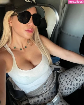 Wanda Nara [ wanda-nara ] - Who is read for my new video   Red Velvet   tomorrow