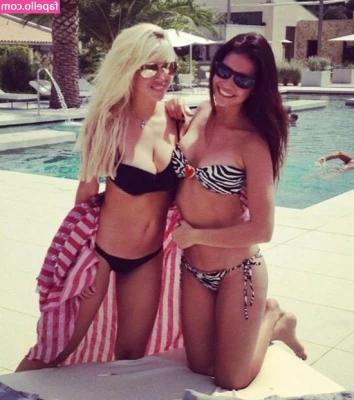 Wanda Nara [ wanda-nara ] - Sorry not been on a few days  feeking a bit poorly  will make it up
