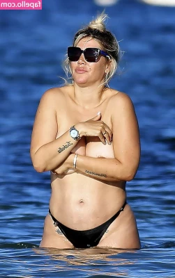 Wanda Nara [ wanda-nara ] - grab me by my thighs while you enjoy your sweet treat 😍