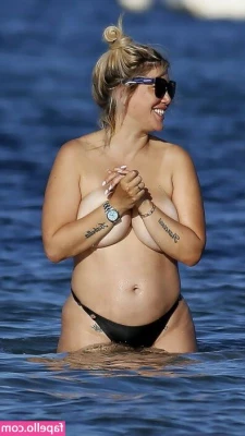 Wanda Nara [ wanda-nara ] - Hi love