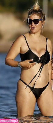 Wanda Nara [ wanda-nara ] - Pull it up  he says