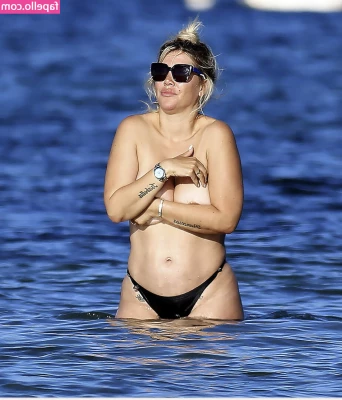 Wanda Nara [ wanda-nara ] - georgia got the best view back there 🥰