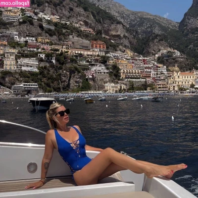 Wanda Nara [ wanda-nara ] - En mi trono