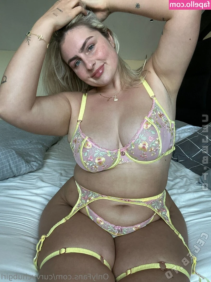 Laura Schepens [ laura-schepens-1 ] - Butt stuff ftw 🤤🍑 quite proud of myself for taking it all lmao