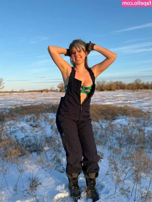Grlnxtdoor111 - Hagamos una videollamada cariño  hoy tengo ganas de ser una chica