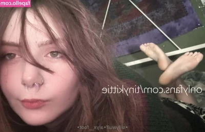 tinykittie - Da nastavimo   To continue