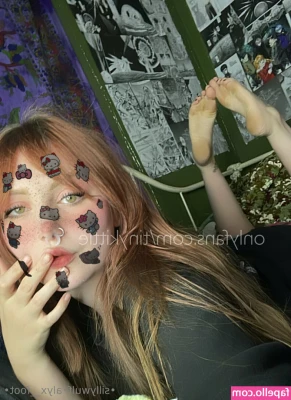 tinykittie - te gustan las mamadas  a mí me encanta    you like blowjobs  I love