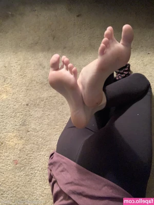 tinykittie - Which hand would you grab first