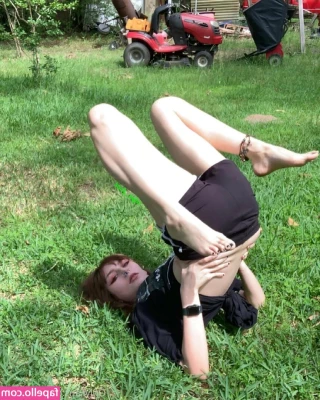 tinykittie - Hey bby   I m available NOW if u want play with me