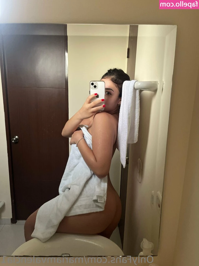 Mariam Valencia [ mariam-valencia ] - Sucking his cock while everyone fucking around us