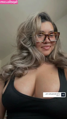 Mama E [ mama-e ] - Getting my tits nice and wet with my spit😈
