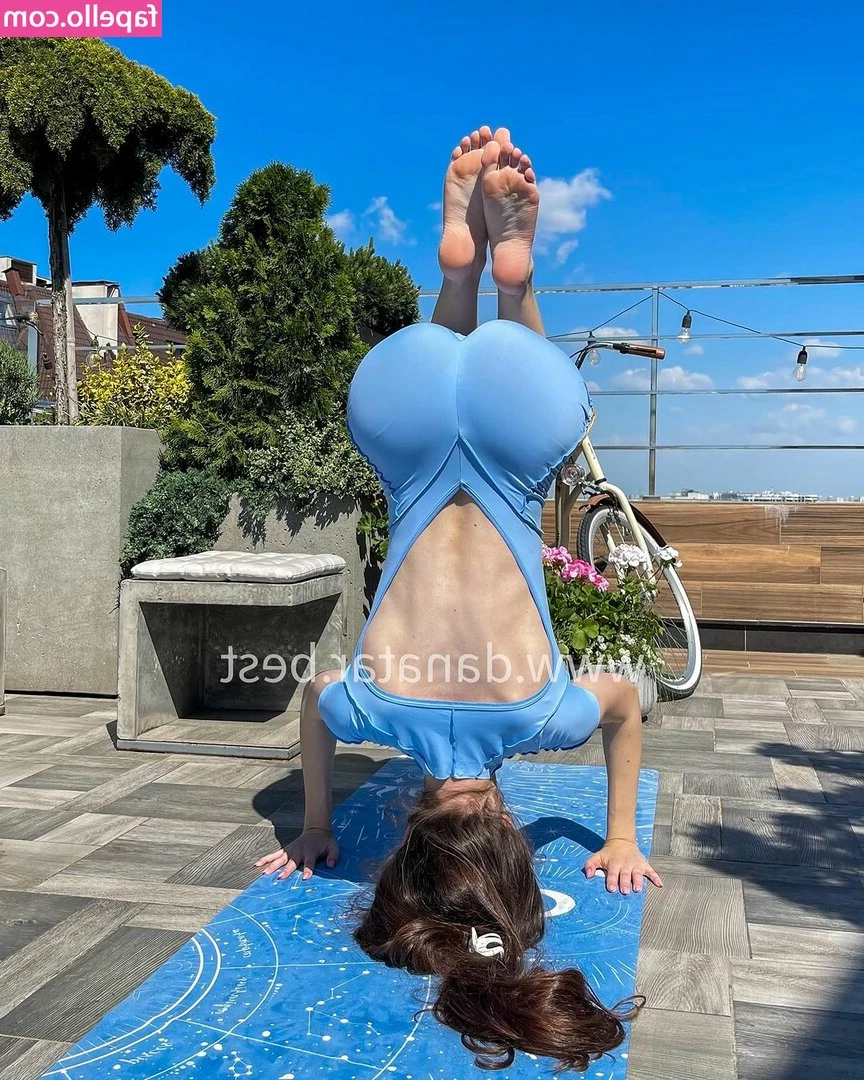 Dana Taranova [ dana-taranova ] - I’m doing a live show tonight! 😘 catch me at 7pm central time!