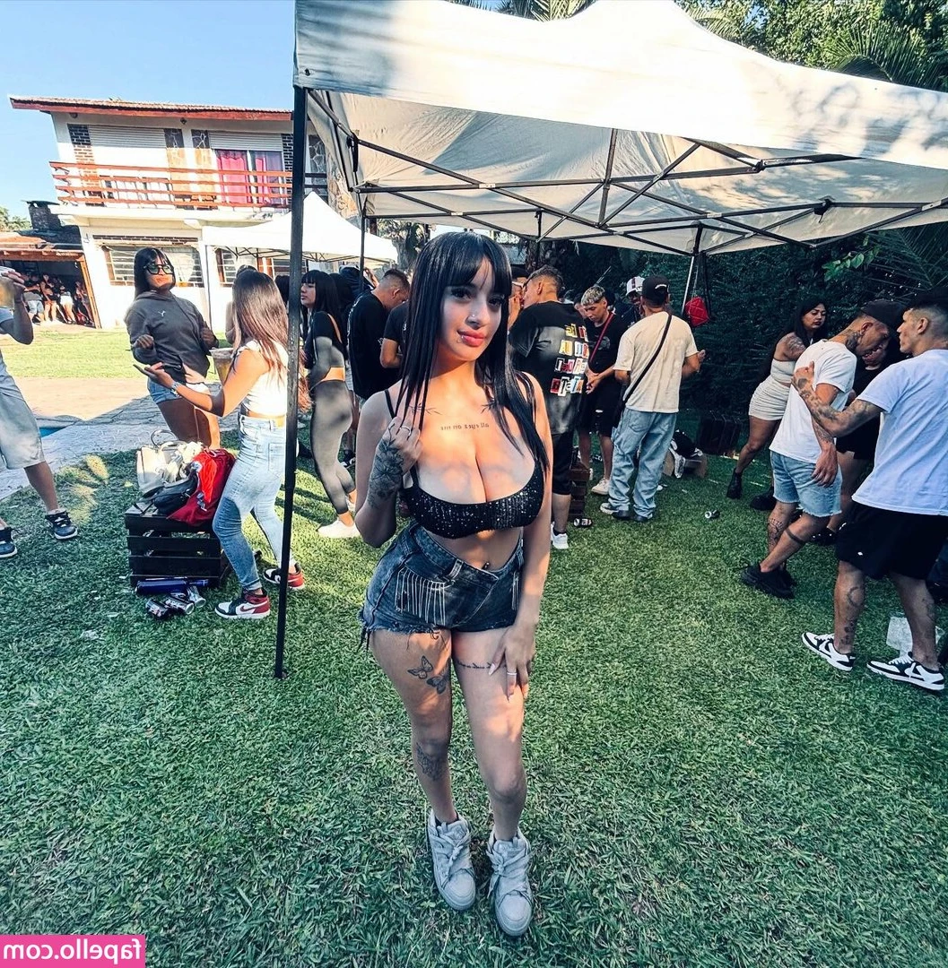 Anahi Segovia [ anahi-segovia ] - Get this pic to 20 likes and i'll post nudes