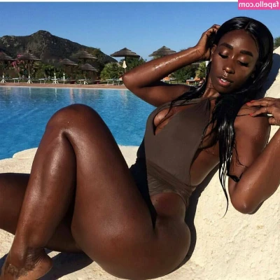 Bria Myles [ bria-myles-1 ] - Dime si te gustaría un vídeo personalizado