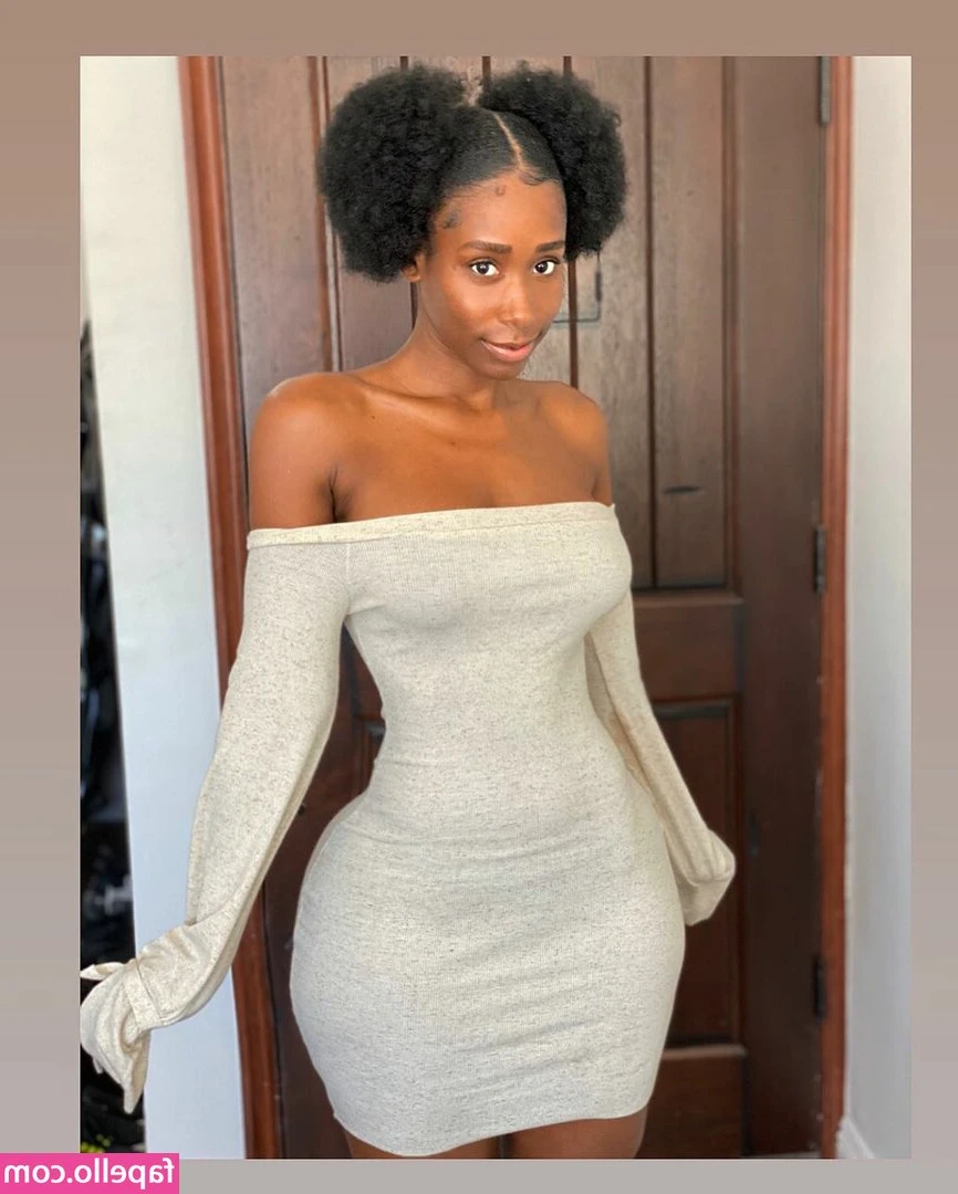 Bria Myles [ bria-myles-1 ] - Bricked up naturally