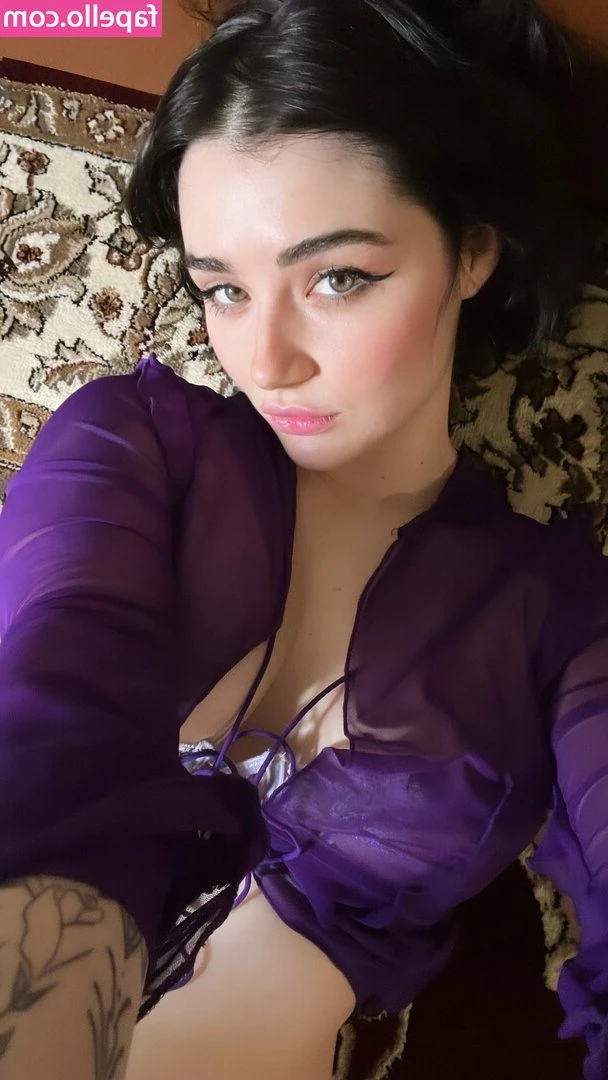 Michele Alves [ michele-alves-2 ] - It s simp saturday
