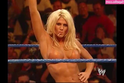 WWE Torrie Wilson [ wwe-torrie-wilson ] - veux tu éjaculer sur mes seins babe