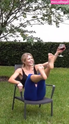 WWE Torrie Wilson [ wwe-torrie-wilson ] - Fresh nudes 😎 complete with bed hair lol.