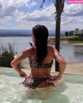 Florencia Pena [ florencia-pena ] - the best of both worlds - tits and pits. 💪