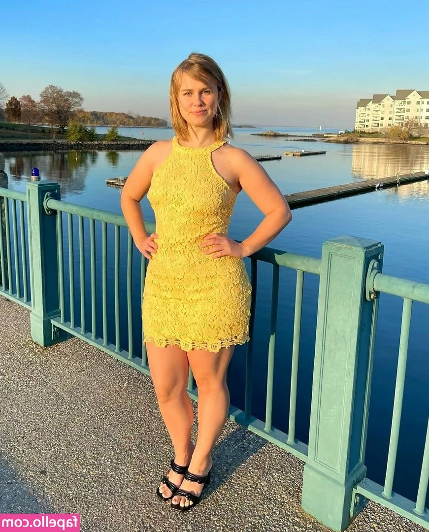 Melanie Ros [ melanie-ros ] - Trying to smile away the Sunday scaries 😅😁