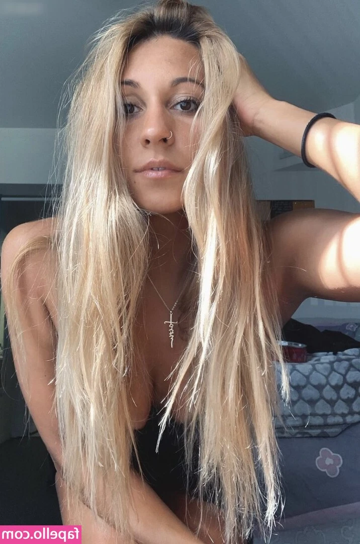 Halmai Petra [ halmai-petra ] - My tits own you