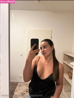 NaughtyCola - SUMMER SELFIES 2 2 Complete Photo Set    Enjoy 8 pics of me posing
