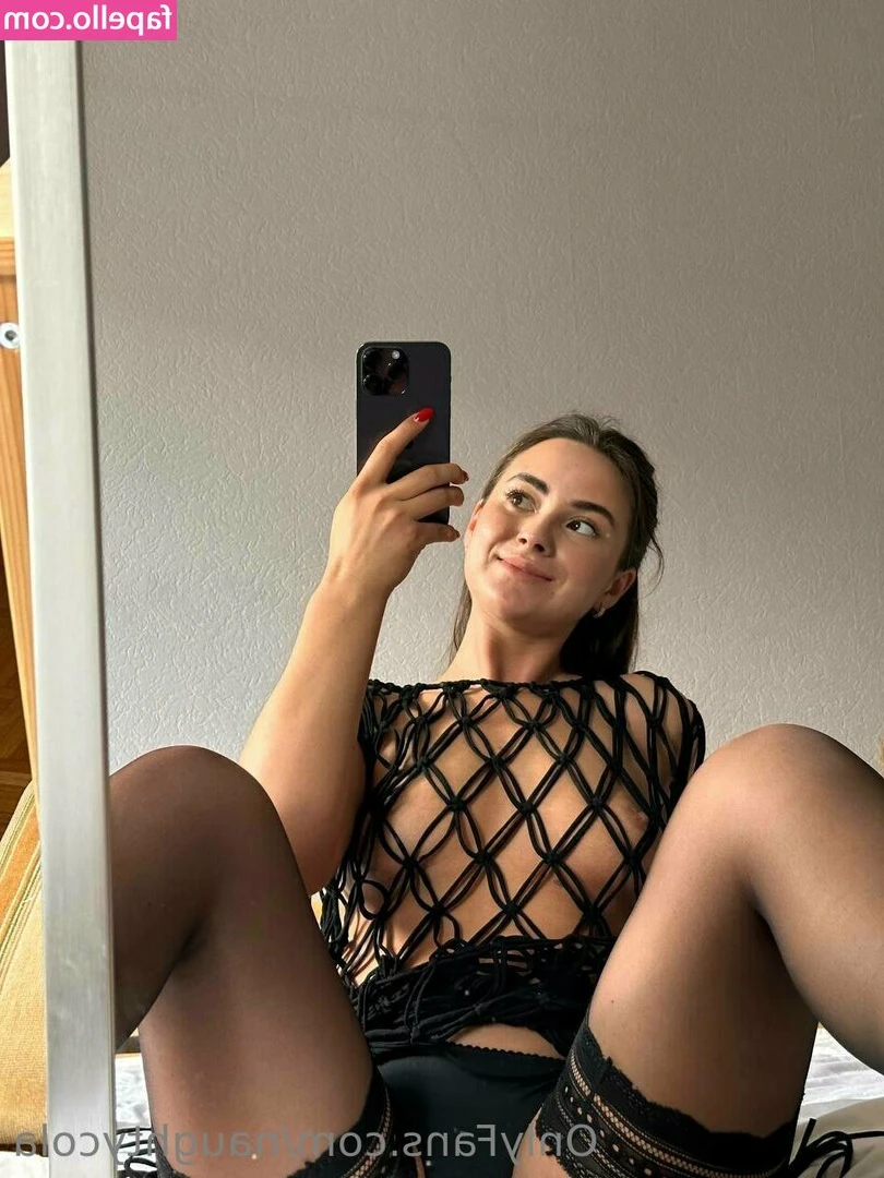 NaughtyCola - Some nudies before bedtime