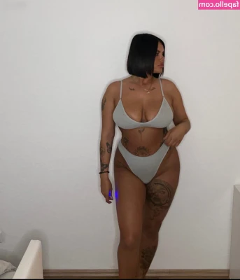 Charlottefdh - Just took a warm bath 💕 My body is extra soft and warm now 🥺