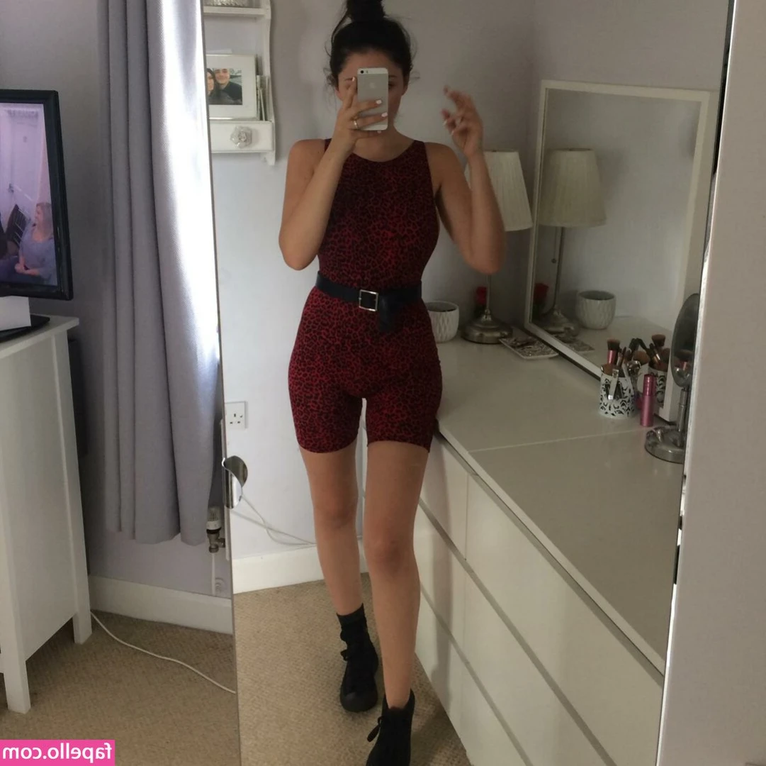 Megan Oldall [ megan-oldall ] - Wanna hear me moaning  Wanne see me squirting    Watch this dildo