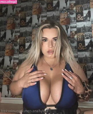 Lexie Lou [ lexie-lou ] - The things I do for love  including being hit in the face by a tree 