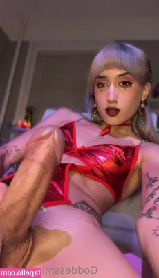 GoddessMimiMoon - I m 105 lbs  tiny tits and ass  but this angle makes my ass look nice
