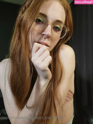 jessiewolfexoxo - "nah its only one player, we can take turns though"