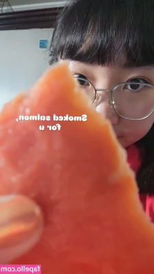 beevonda_fit [ beevonda-fit ] - honestly, nothing turns me on more than opening up OF to a surprise