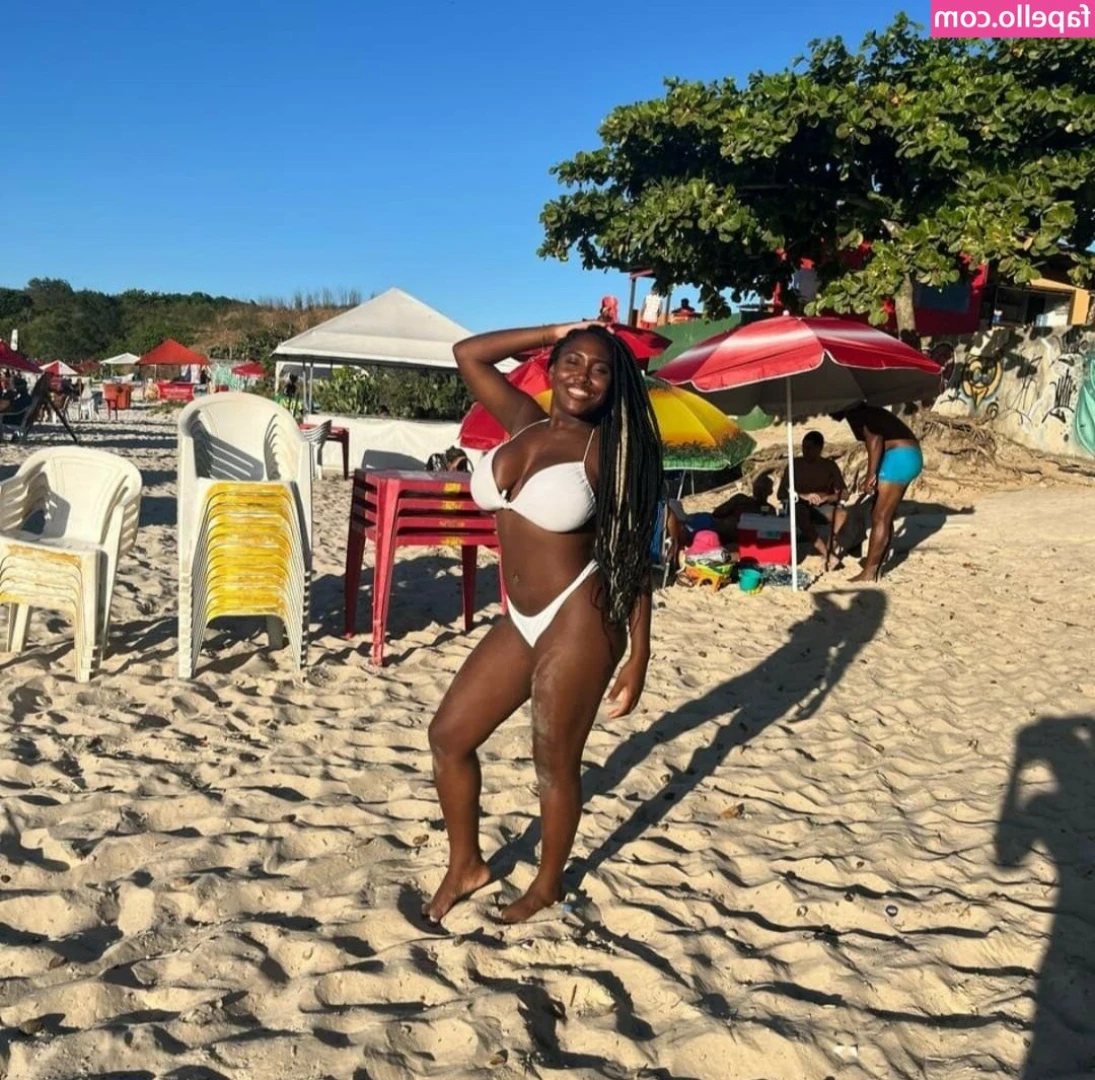 Larissa Fernandes [ larissa-fernandes ] - Wow I have so much content still I haven t shown you guys like