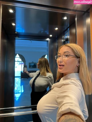 Suzanna Kurman [ suzanna-kurman ] - Does my ass look sexy?😏🥵