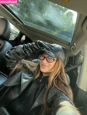 Suzanna Kurman [ suzanna-kurman ] - Get naked with me  I have a plan