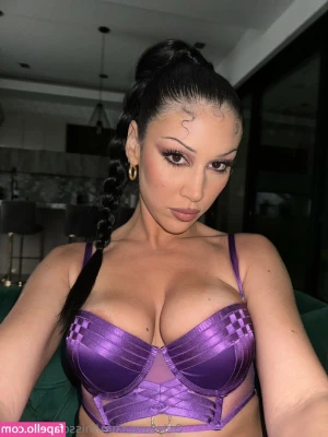 MissQueenieXOX - treat me like your queen 👑