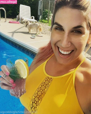 Tall Goddess Gia [ tall-goddess-gia-1 ] - Shower time anyone?