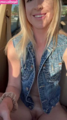 Lisa Evans [ lisa-evans ] - My nipples look so suckable here 😛