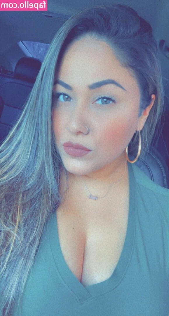 Willowblu69 - Where’s my feet lovers? I need a foot massage with your mouth 🦶