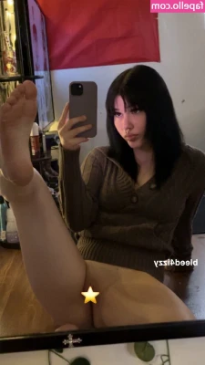 bleed4izzy - I feel sexy today